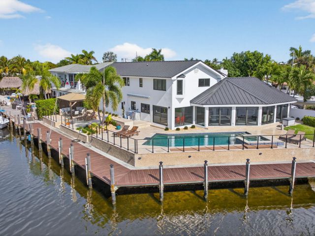 Home for sale at 491 SE 15th Avenue - photo 6896498