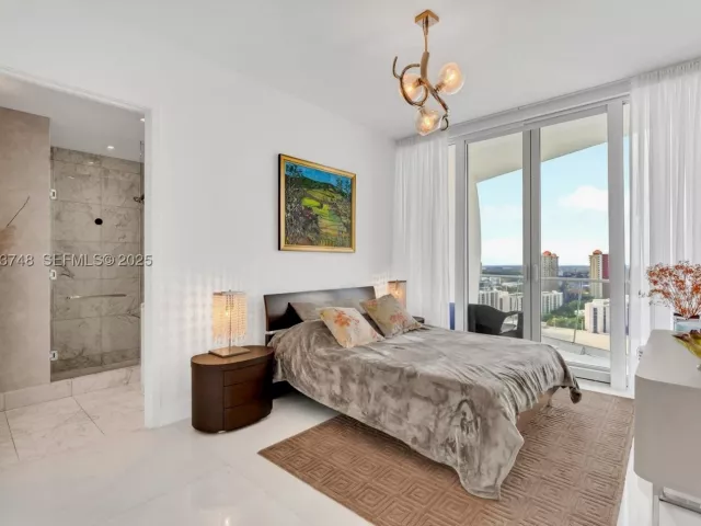 2-bedroom condo for sale in Sunny Isles Beach - 16901 Collins Ave 1802 - MondialRealty