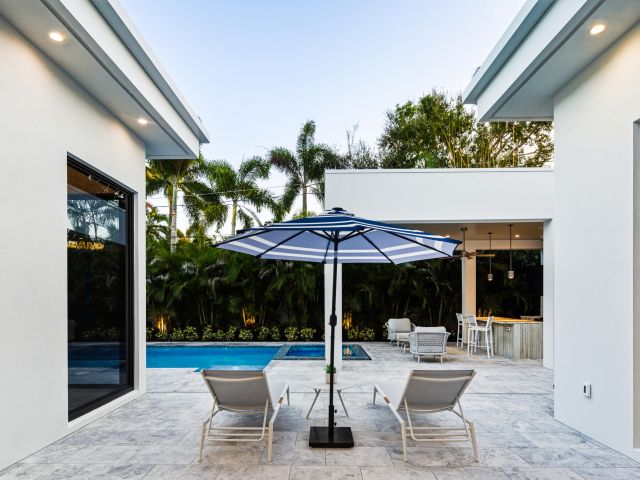 Home for sale at 334 NE 3rd Street - photo 6865535