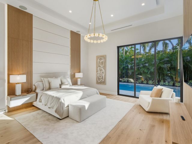 Home for sale at 334 NE 3rd Street - photo 6865544