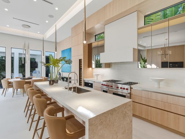 Home for sale at 334 NE 3rd Street - photo 6865546