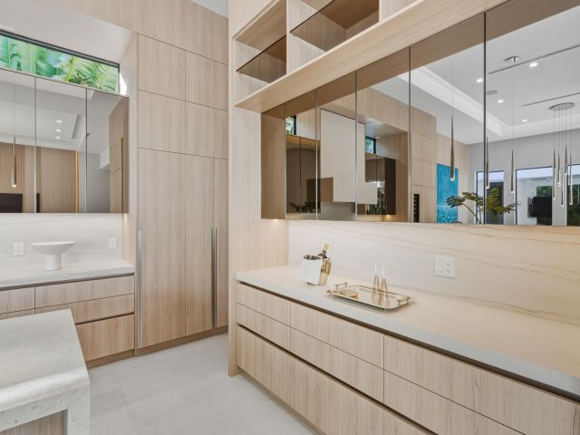 Home for sale at 334 NE 3rd Street - photo 6865547