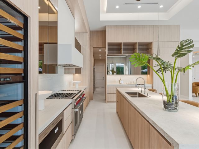 Home for sale at 334 NE 3rd Street - photo 6865548