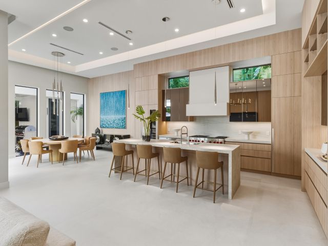 Home for sale at 334 NE 3rd Street - photo 6865549