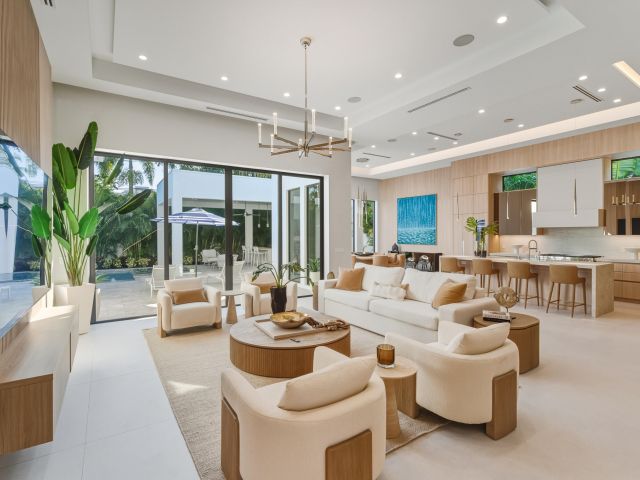 Home for sale at 334 NE 3rd Street - photo 6865551