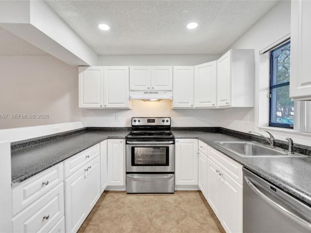 Home for rent at 9340 SW 61st Way B - photo 7452789