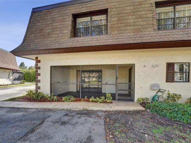 Home for rent at 9340 SW 61st Way B - photo 7452805