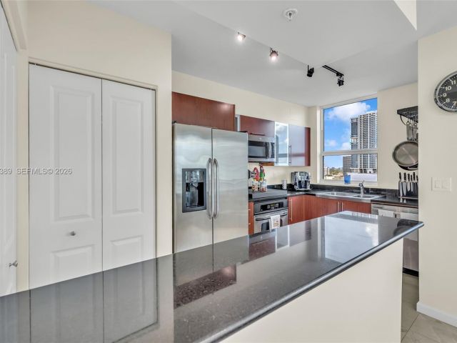 Apartment for sale  Unit #1618N - photo 7500732