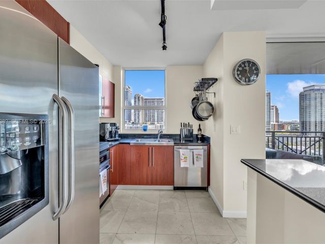 Apartment for sale  Unit #1618N - photo 7500733