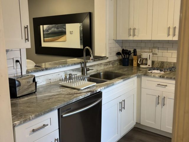 Home for rent at 5048 Heatherhill Lane 2 - photo 6894772