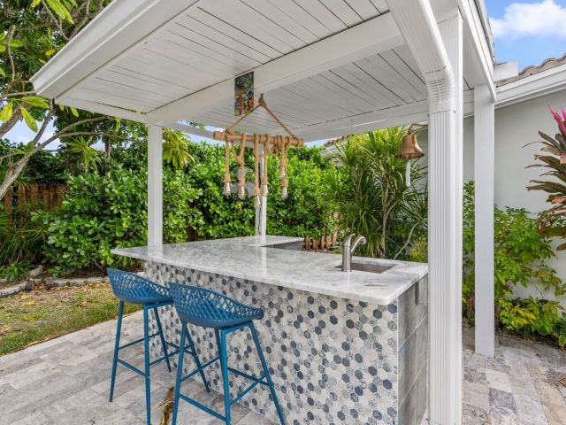 Home for rent at 391 SE 7th Avenue - photo 6893519