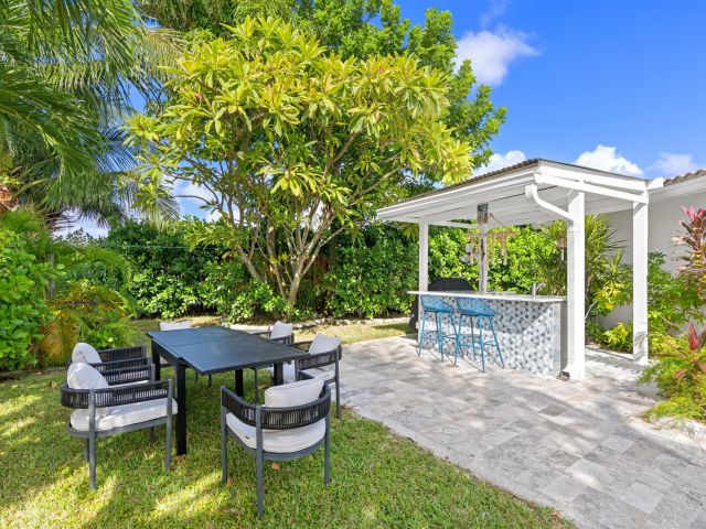 Home for rent at 391 SE 7th Avenue - photo 6893521