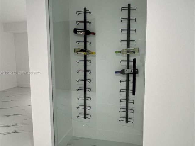 2-bedroom home for sale in Miami - 20610 NE 7th Ct - MondialRealty