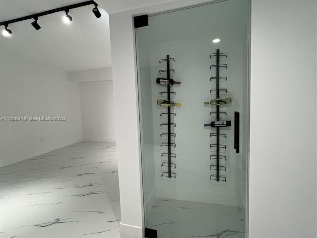 2-bedroom home for sale in Miami - 20610 NE 7th Ct - MondialRealty