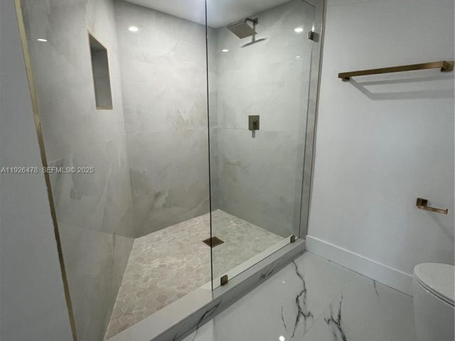 2-bedroom home for sale in Miami - 20610 NE 7th Ct - MondialRealty
