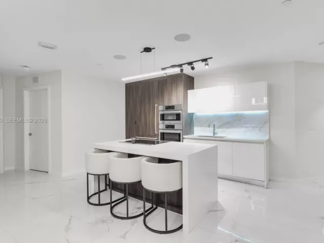 2-bedroom condo for sale in Miami - 851 NE 1st Ave 4009 - MondialRealty