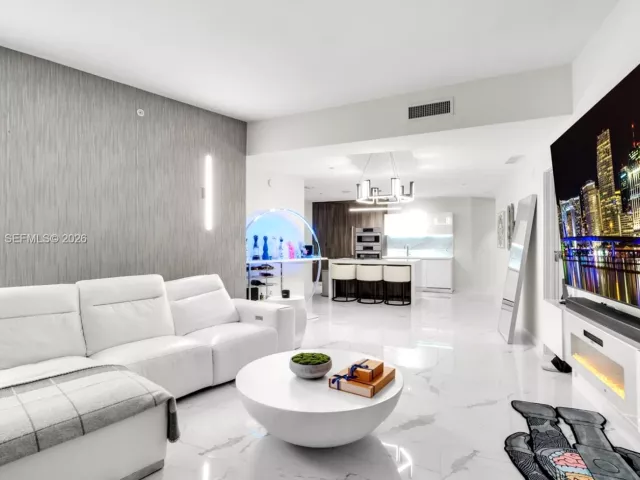 2-bedroom condo for sale in Miami - 851 NE 1st Ave 4009 - MondialRealty