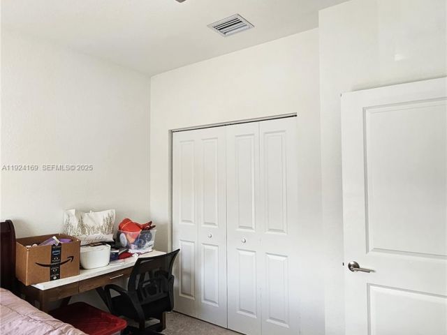 3-bedroom home for rent in Homestead - 2637 SE 17th St 2637 - MondialRealty