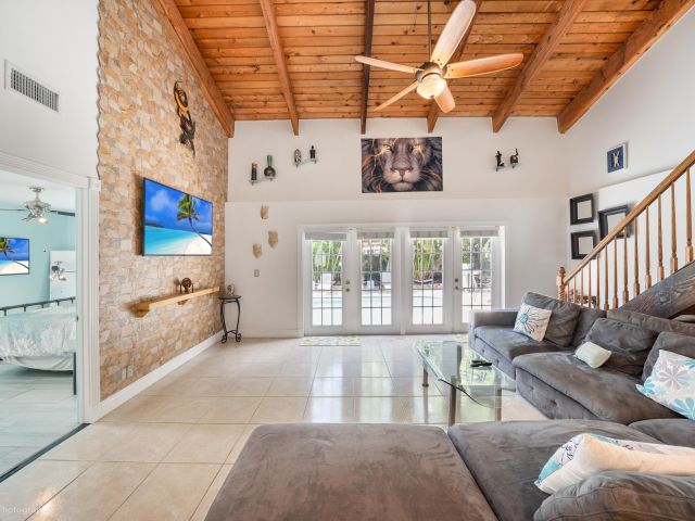 Home for sale at 2533 Bessie Street - photo 6873180