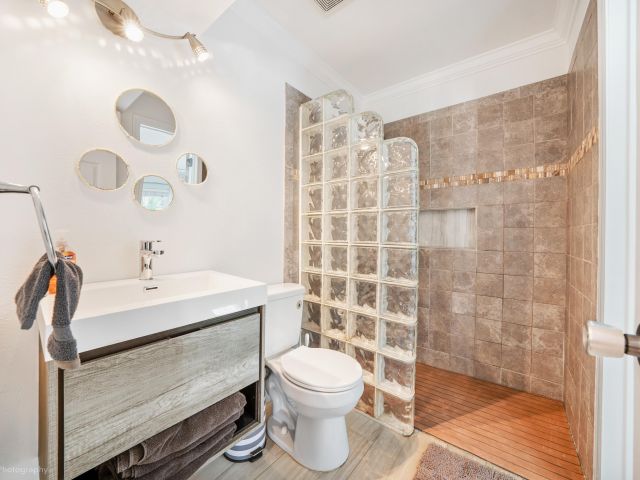 Home for sale at 2533 Bessie Street - photo 6873194