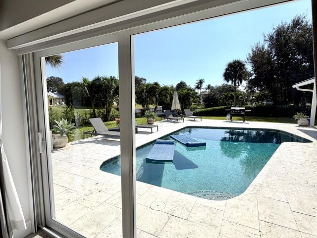 Home for rent at 100 SW 11th Avenue - photo 6895203