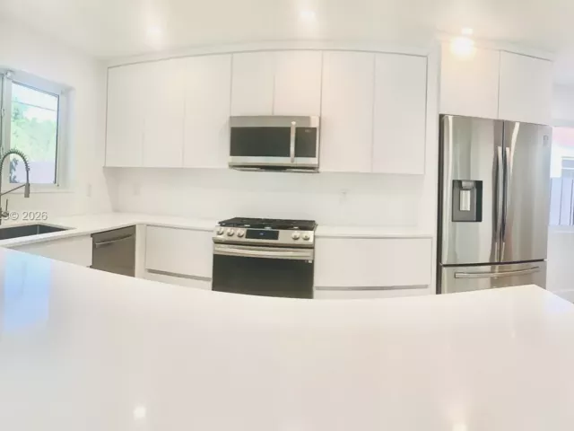 4-bedroom home for rent in Miami - 19340 NE 18th Ct - MondialRealty
