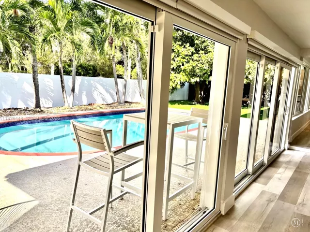 4-bedroom home for rent in Miami - 19340 NE 18th Ct - MondialRealty