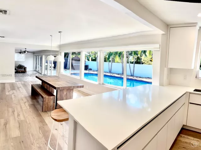 4-bedroom home for rent in Miami - 19340 NE 18th Ct - MondialRealty