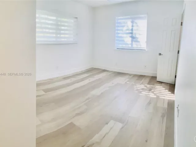 4-bedroom home for rent in Miami - 19340 NE 18th Ct - MondialRealty