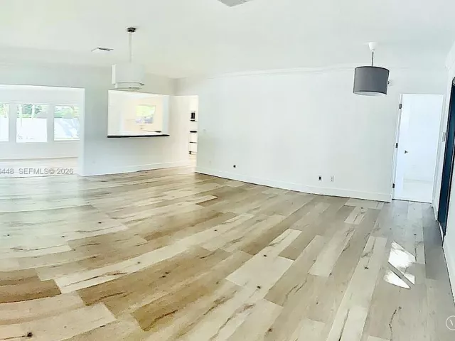 4-bedroom home for rent in Miami - 19340 NE 18th Ct - MondialRealty