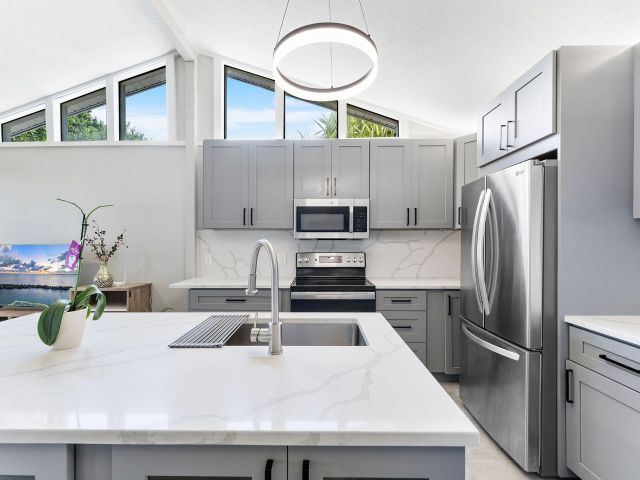 Home for rent at 1292 SW 25th Avenue - photo 6881000