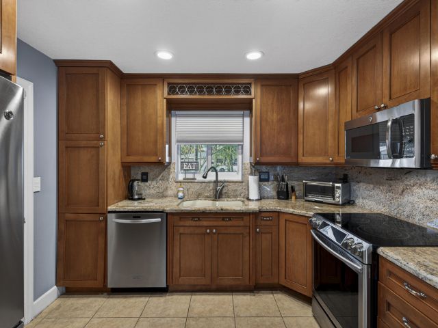 Home for sale at 1248 SE 8th Street - photo 6909721