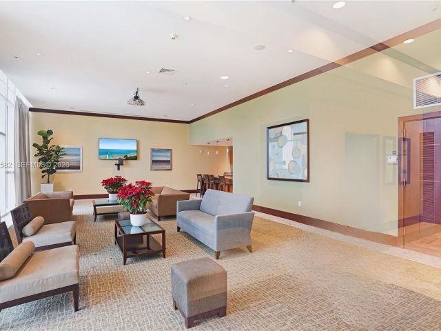 Apartment for sale  Unit #1002 - photo 6869393