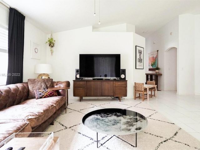 Home for rent at 5449 Grande Palm Circle - photo 6869897