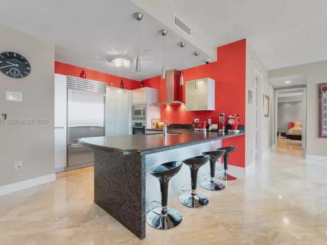 2-bedroom condo for sale in Sunny Isles Beach - 18201 Collins Ave 3907 - MondialRealty