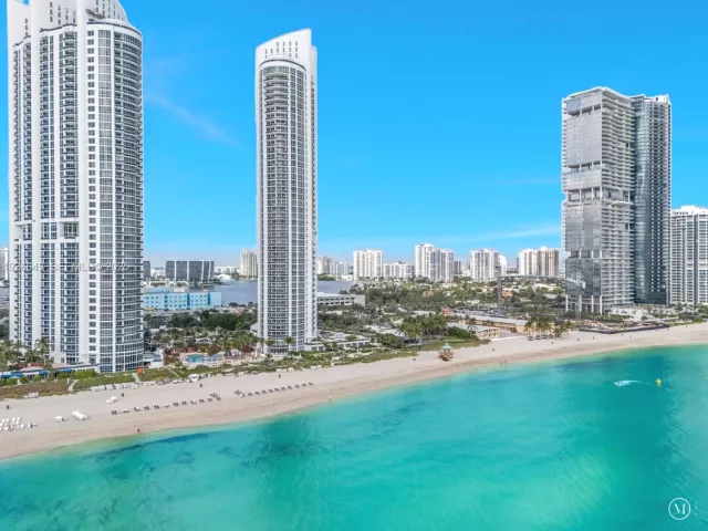 2-bedroom condo for sale in Sunny Isles Beach - 18201 Collins Ave 3907 - MondialRealty