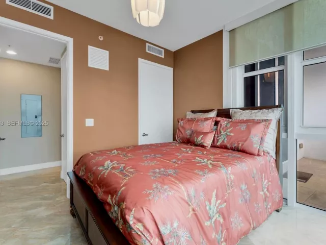 2-bedroom condo for sale in Sunny Isles Beach - 18201 Collins Ave 3907 - MondialRealty