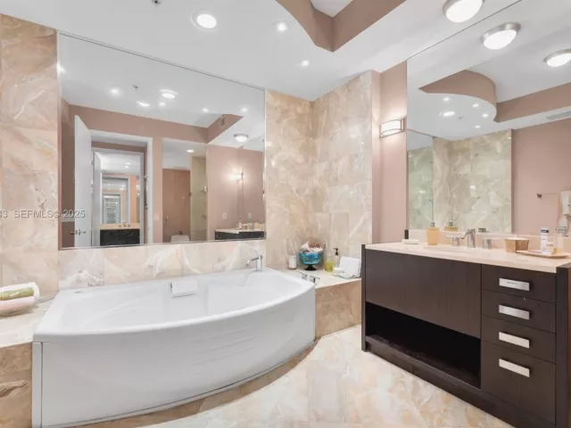 2-bedroom condo for sale in Sunny Isles Beach - 18201 Collins Ave 3907 - MondialRealty