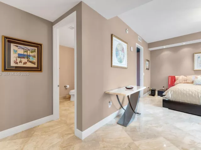 2-bedroom condo for sale in Sunny Isles Beach - 18201 Collins Ave 3907 - MondialRealty