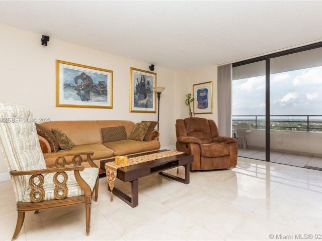 2-bedroom condo for sale in Hallandale Beach - 2500 PARKVIEW DR 1207 - MondialRealty