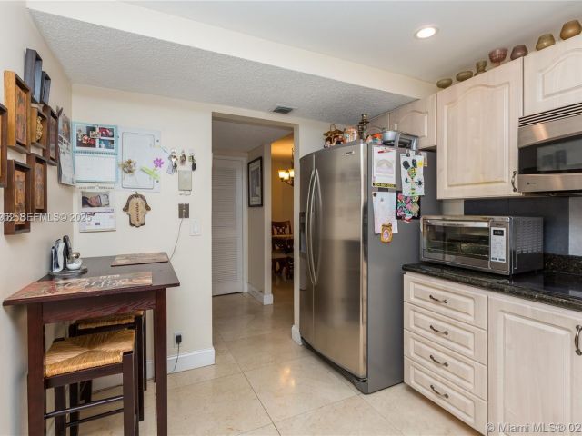 2-bedroom condo for sale in Hallandale Beach - 2500 PARKVIEW DR 1207 - MondialRealty