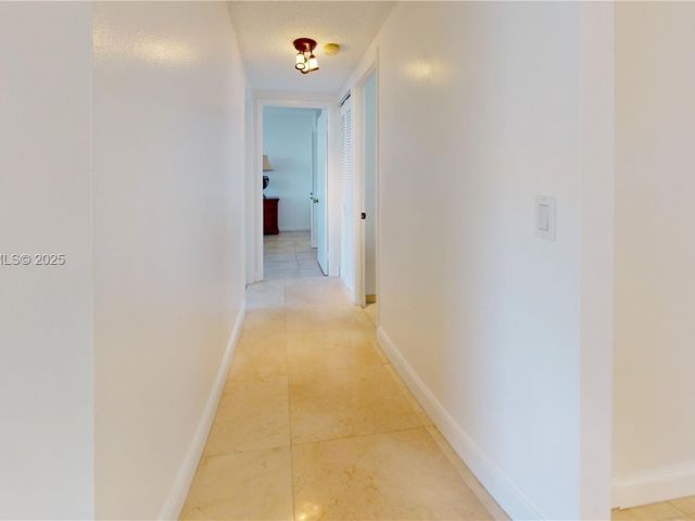 2-bedroom condo for sale in Hallandale Beach - 2500 PARKVIEW DR 1207 - MondialRealty