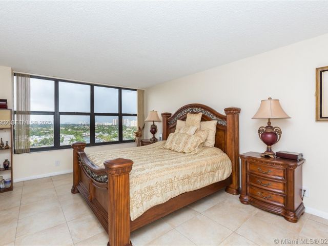2-bedroom condo for sale in Hallandale Beach - 2500 PARKVIEW DR 1207 - MondialRealty
