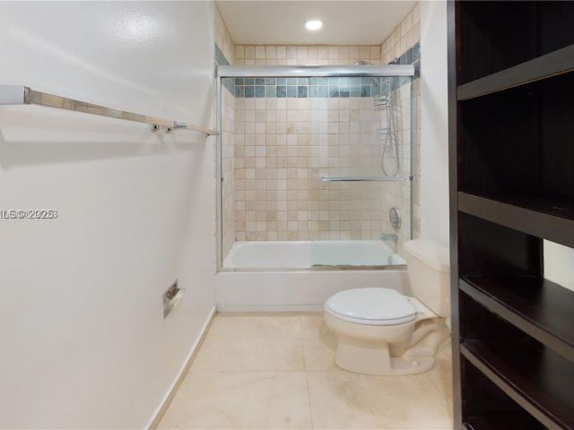 2-bedroom condo for sale in Hallandale Beach - 2500 PARKVIEW DR 1207 - MondialRealty
