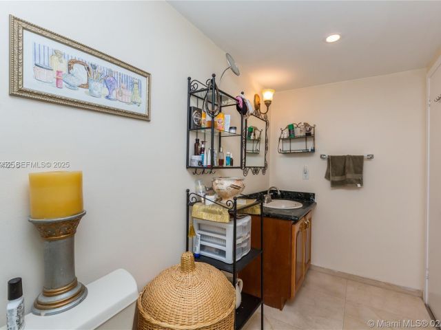 2-bedroom condo for sale in Hallandale Beach - 2500 PARKVIEW DR 1207 - MondialRealty