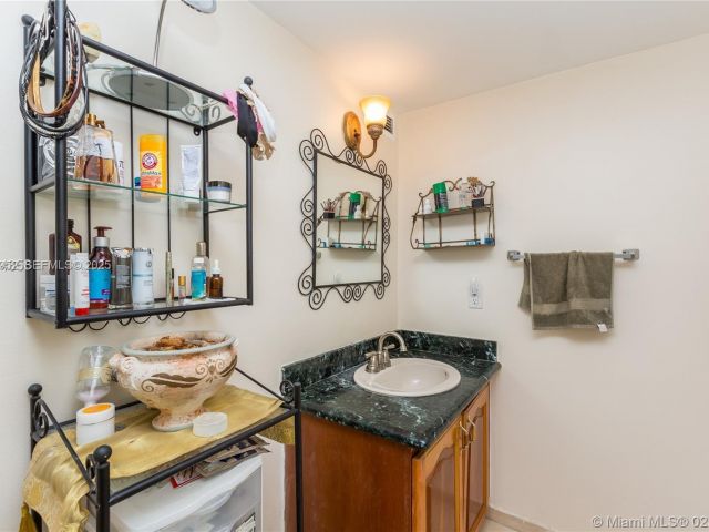 2-bedroom condo for sale in Hallandale Beach - 2500 PARKVIEW DR 1207 - MondialRealty