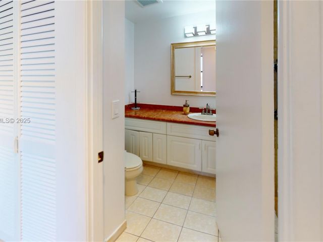 2-bedroom condo for sale in Hallandale Beach - 2500 PARKVIEW DR 1207 - MondialRealty
