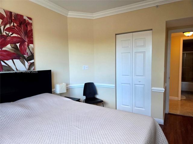 2-bedroom condo for sale in Hallandale Beach - 1755 E Hallandale Beach Blvd 305E - MondialRealty