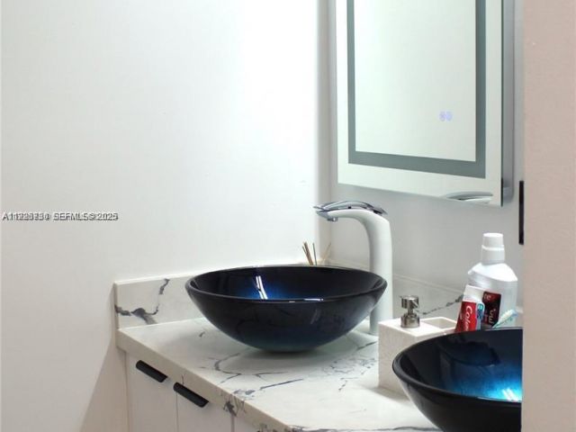 3-bedroom home for sale in Homestead - 1209 NE 32nd Ave - MondialRealty