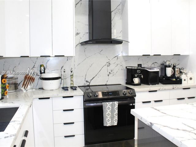 3-bedroom home for sale in Homestead - 1209 NE 32nd Ave - MondialRealty